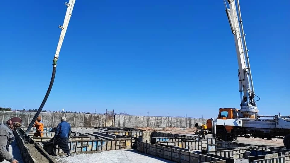 احداث و بتن‌ریزی فونداسیون پایانه لجستیکی